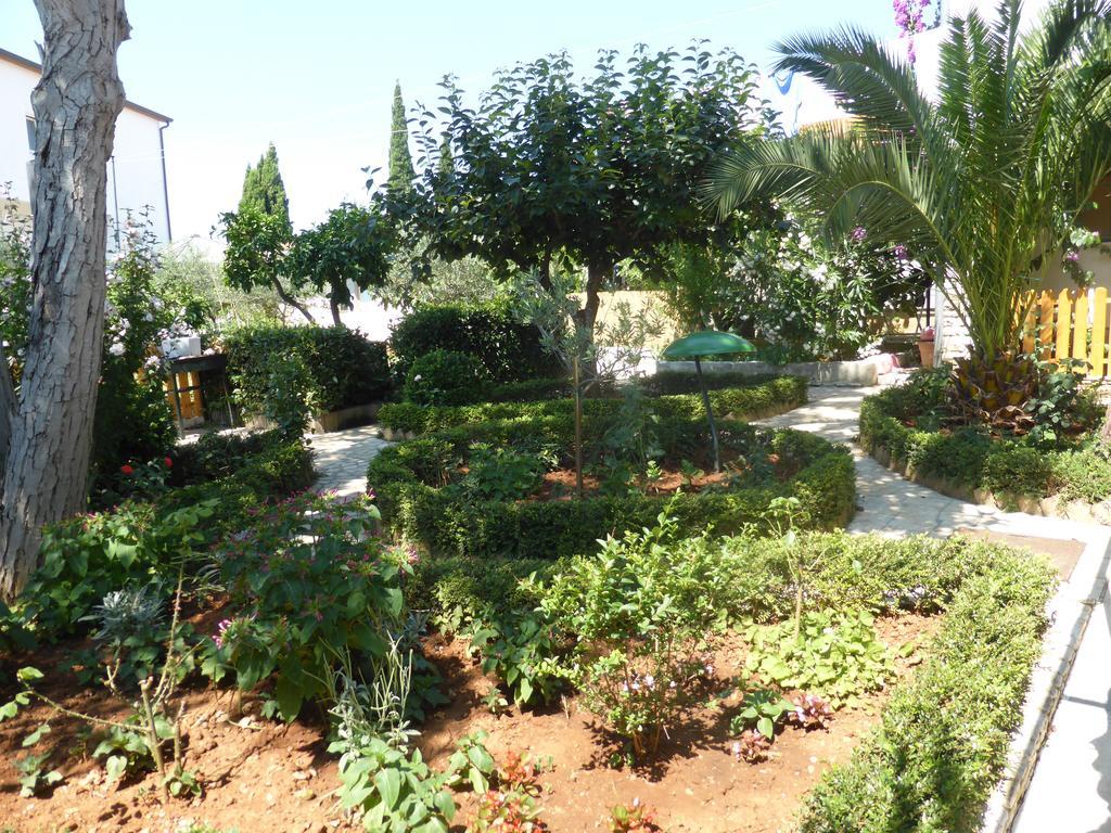 Rooms Vilena Medulin Exterior foto